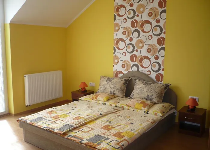 Adrienn Apartament *